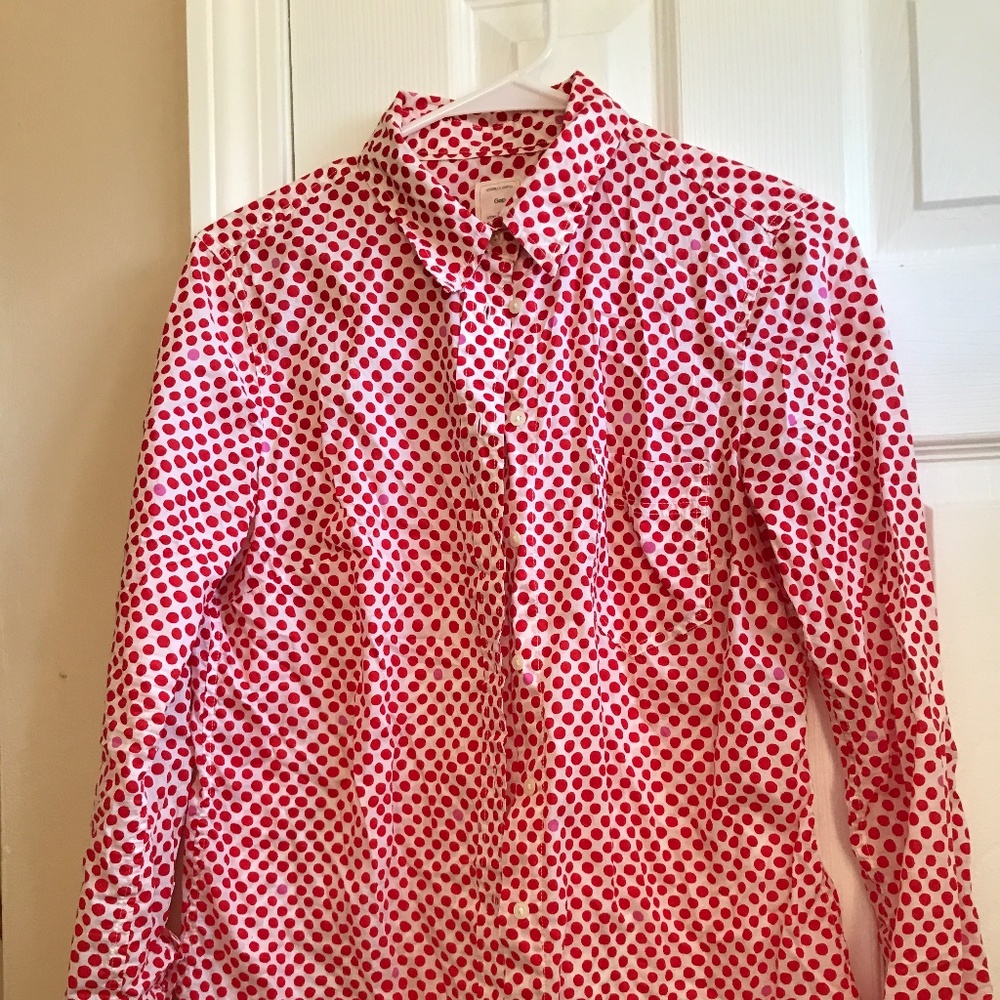 Woman’s polka dot shirt